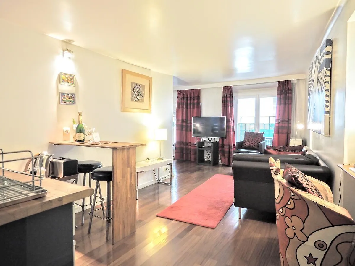 Апартаменты Louvre Bourbon Chicsuites *